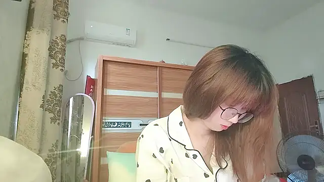 Lili_666 webcam