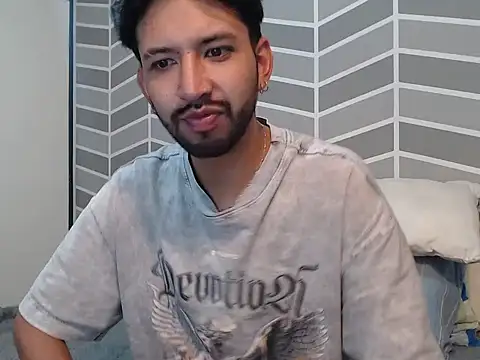 thomass1018 - Thomass1018's free webcam - UK Sex Cams