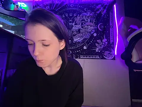 lilactease - Lilactease's free webcam - UK Sex Cams