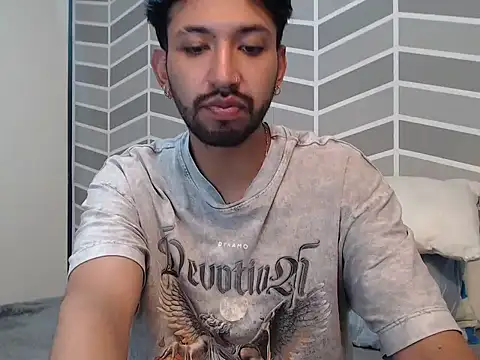 thomass1018 - Thomass1018's free webcam - UK Sex Cams