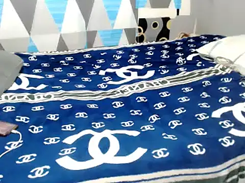trish_curvecock - Trish_CurveCock's free webcam - UK Sex Cams