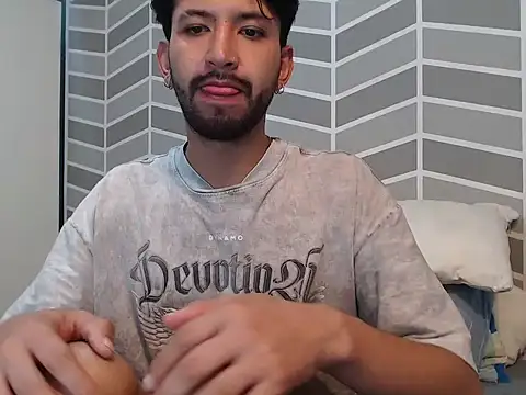 thomass1018 webcam