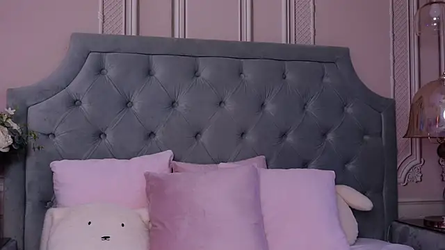 LucyAddison webcam
