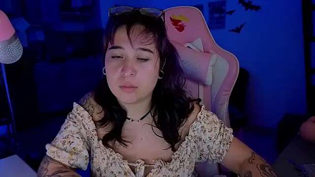 Celeste_Bauman webcam