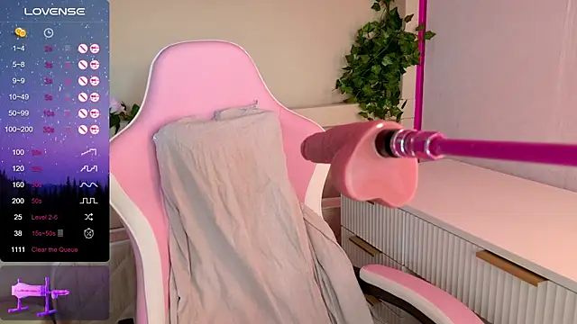 LeonaEviann webcam
