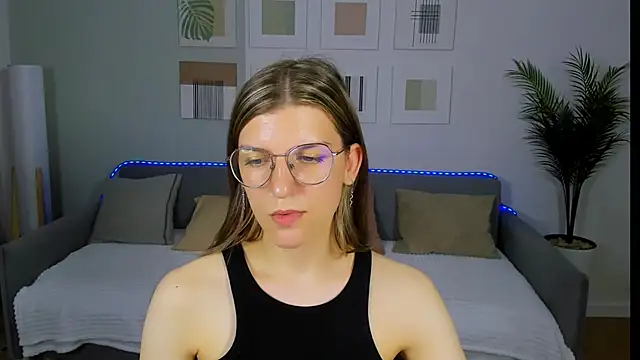 AnnaThorne webcam