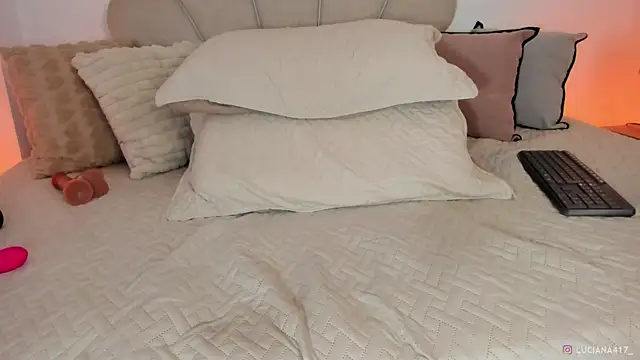 _luuciana_ webcam