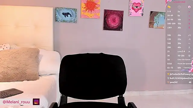 Melaniaa_Roussee