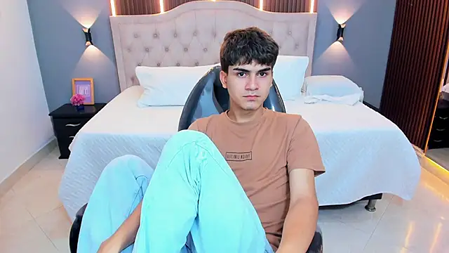 Tommy18__ webcam