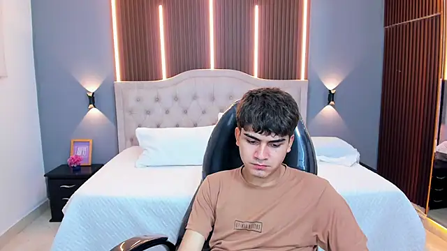 Tommy18__ webcam