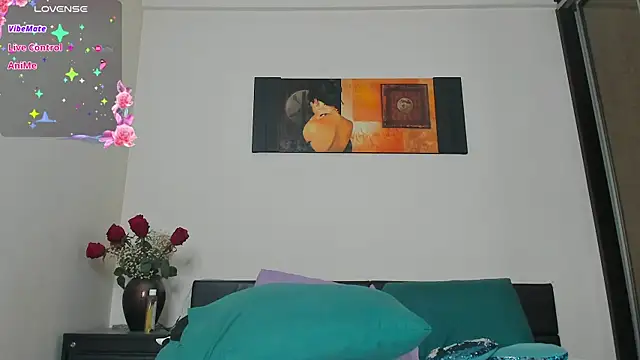 GoldenLunaa webcam