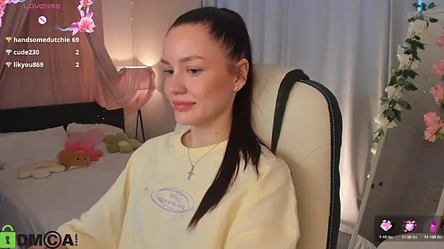 Aria_Mila webcam