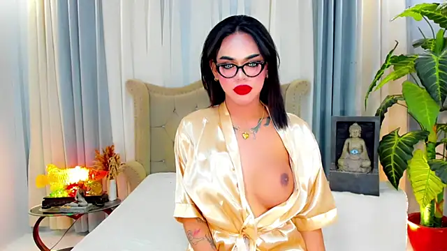 MochaliciousTransOnTop webcam