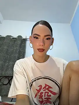 Nola - Trans webcam sex chat