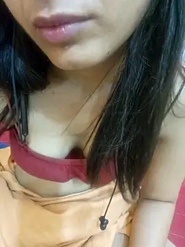 CuteSarikaLIVE webcam