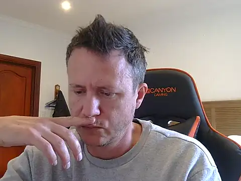 TroyDieselXXX webcam