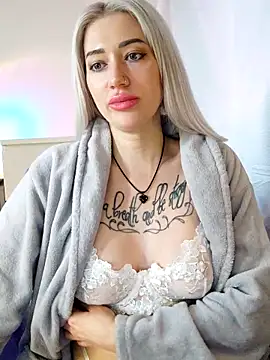 Gina-Lumara webcam