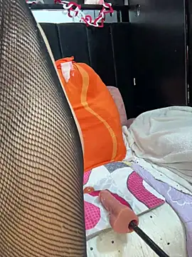 halana_squirts webcam
