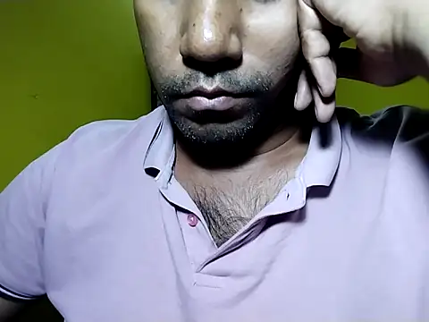 Lucky___05 webcam