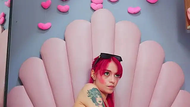 luci_miller webcam