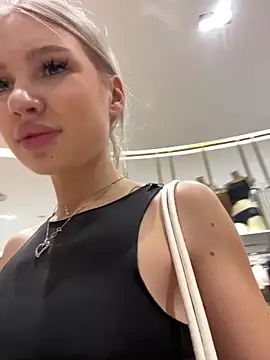 Kiss_Auroraa webcam