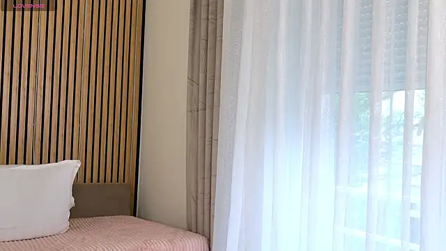 AlissaMarks webcam