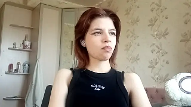 LowkeyIndigo webcam