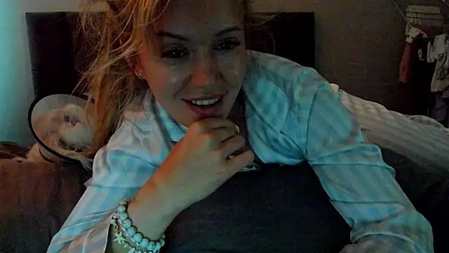 foxy_blond webcam