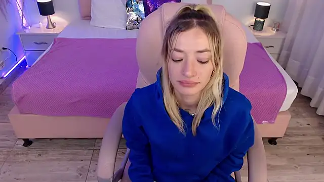 zoe_jones13 webcam