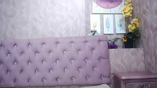 BrittneyFoxx webcam