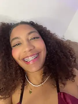 Daphnne_Curly webcam