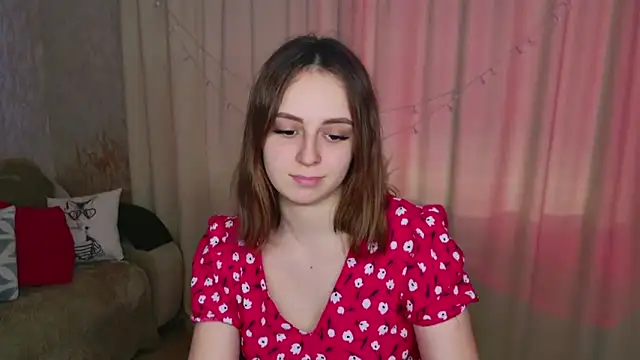 MilanaRare webcam