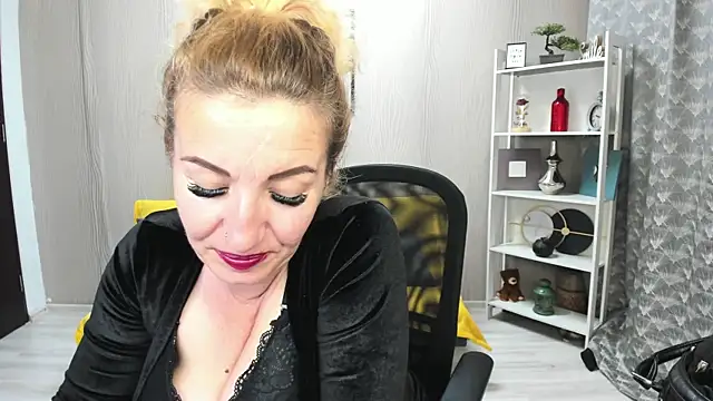 Cassandra_Hotty webcam