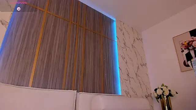 IsabellaAllen webcam