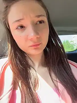 hiding-mila live sex cam