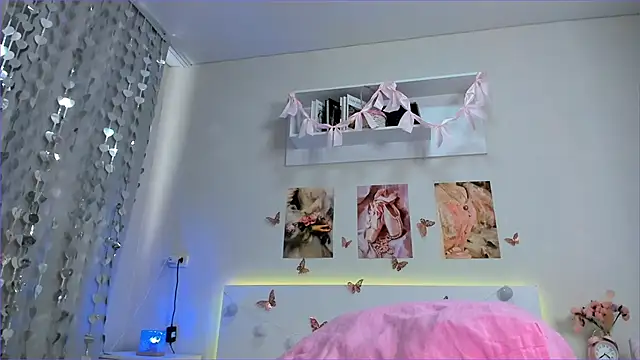Milly_Lane webcam
