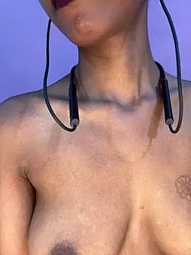 Small_Titss webcam