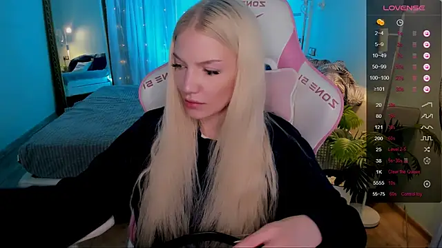 AnyaTaylor_ webcam