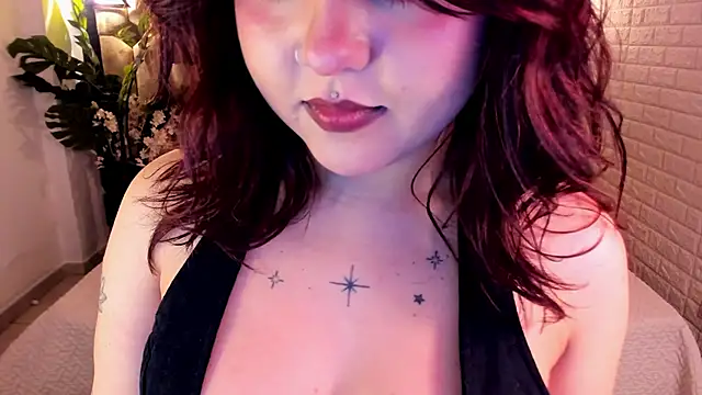 crimson_tati_ webcam