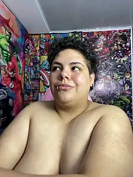 Hailey_Curvy webcam
