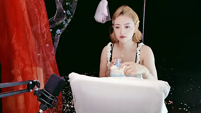 Unique_Mia webcam