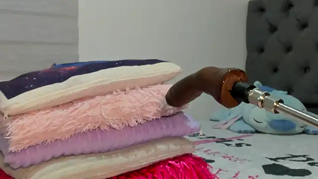Elizabeth_18_ webcam
