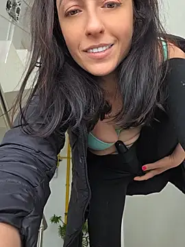 Risky_woman