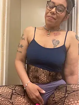 Desirae_Luciano