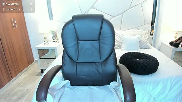 Natasha_Kiim_ webcam