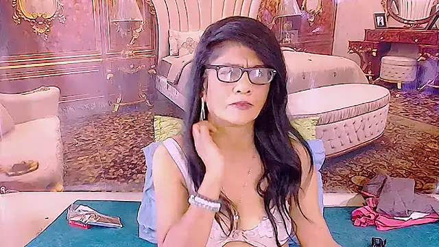 IndianAllure webcam