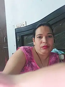 Poojabhabi101 webcam