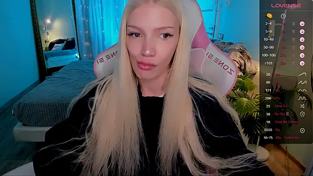 AnyaTaylor_ webcam