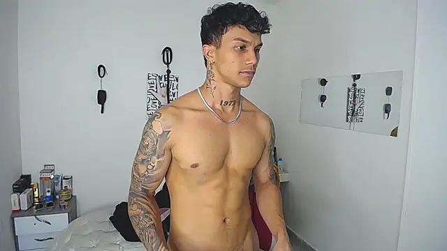 Leonard_Price live sex cam