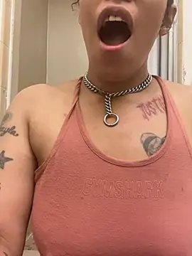 Desirae_Luciano